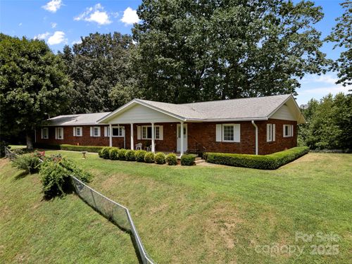 280 Apple Blossom Ln, Waynesville, NC, 28786-3084 | Card Image