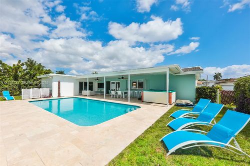 614 S Crescent Dr, Hollywood, FL, 33021-7504 | Card Image