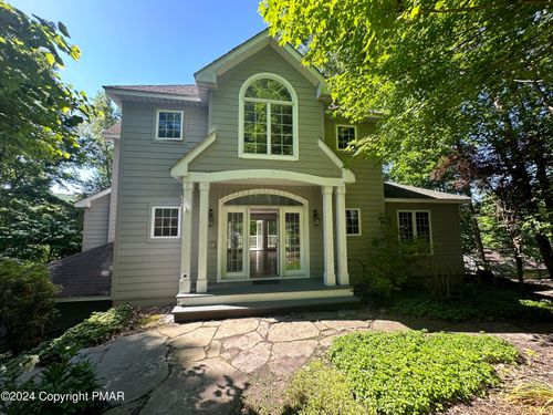 1055 Sky View Dr, East Stroudsburg, PA, 18302-7813 | Card Image