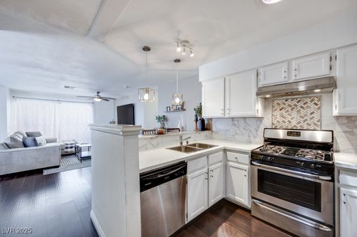 6444 Peartree Rd, Las Vegas, NV, 89108-4458 | Card Image