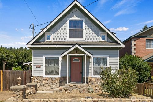 105 E 2nd St, Cle Elum, WA, 98922-1109 | Card Image