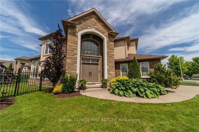 8871 Mcgarry Dr, House other with 3 bedrooms, 4 bathrooms and 4 parking in Niagara Falls ON | Image 1