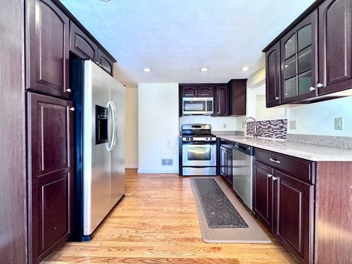 10 Marrigan St, Arlington, MA, 02474-3813 | Card Image
