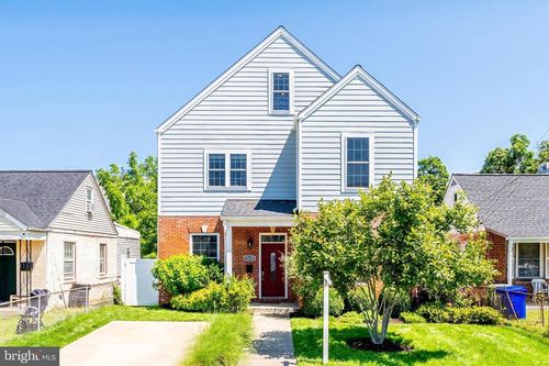 1635 13th St S, ARLINGTON, VA, 22204-4715 | Card Image