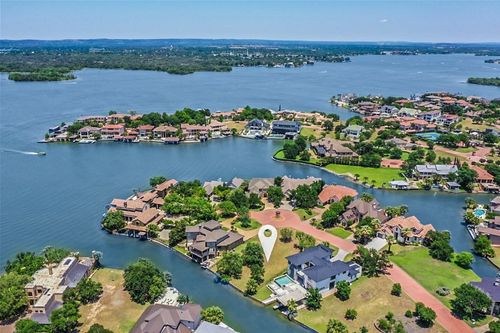 75 Applehead Island Dr, Horseshoe Bay, TX, 78657-5708 | Card Image