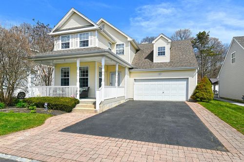209 Pleasant Dr, Bay Shore, NY, 11706-7124 | Card Image