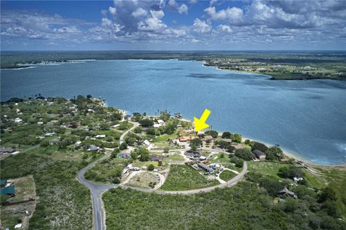 105 Knoll Trl, Sandia, TX, 78383-4032 | Card Image