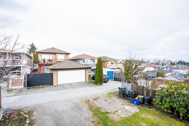 7646 Davies Street, House other with 4 bedrooms, 2 bathrooms and 3 parking in Burnaby BC | Image 26