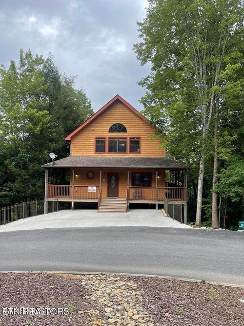 3507 Brook Stone Way, Pigeon Forge, TN, 37863-3842 | Card Image