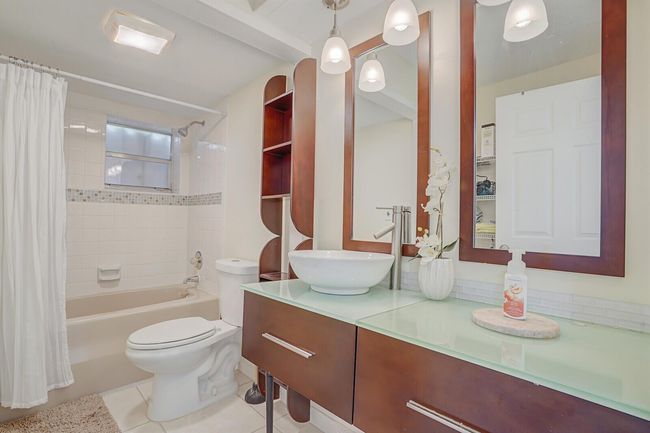 APT-401 - 3326 Arcara Way, Condo with 3 bedrooms, 2 bathrooms and null parking in Lake Worth FL | Image 18