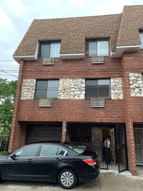 119 28th Ave, Flushing, NY, 11354-1063 | Card Image