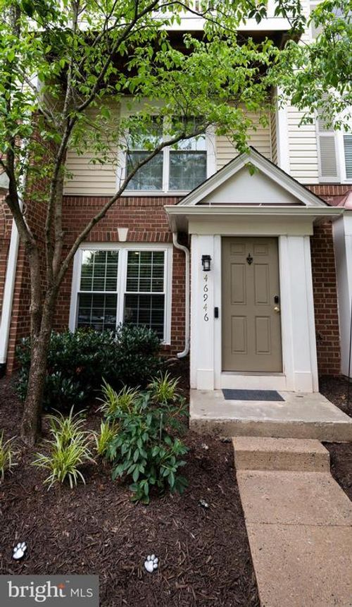46946 Courtyard Sq, STERLING, VA, 20164-1852 | Card Image