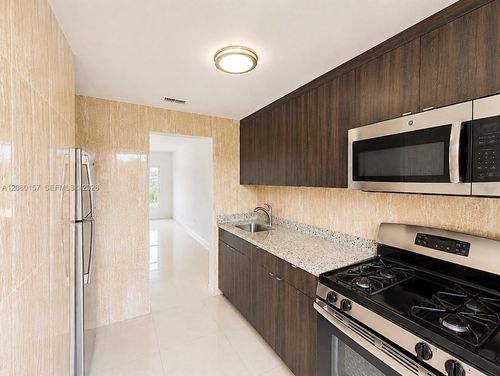 7-1027 94th St, Bay Harbor Islands, FL, 33154-2379 | Card Image