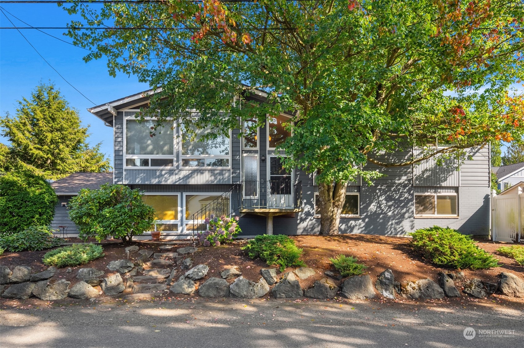 Fremont Ave, Shoreline, WA 98133