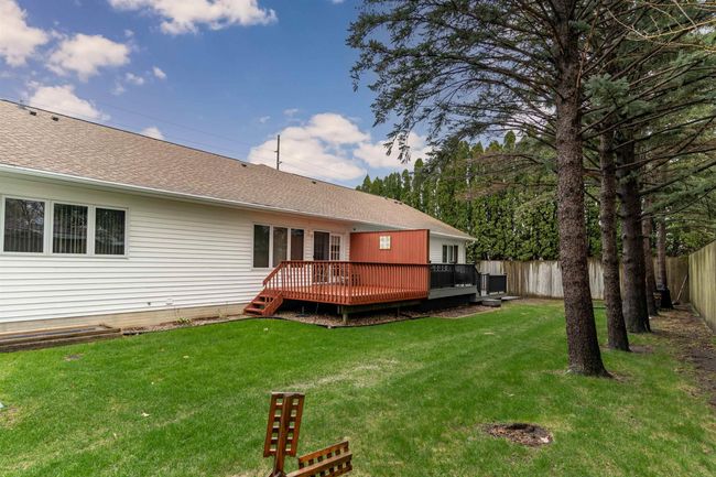 2912 W 4 Th St, Condo with 3 bedrooms, 2 bathrooms and null parking in Cedar Falls IA | Image 32