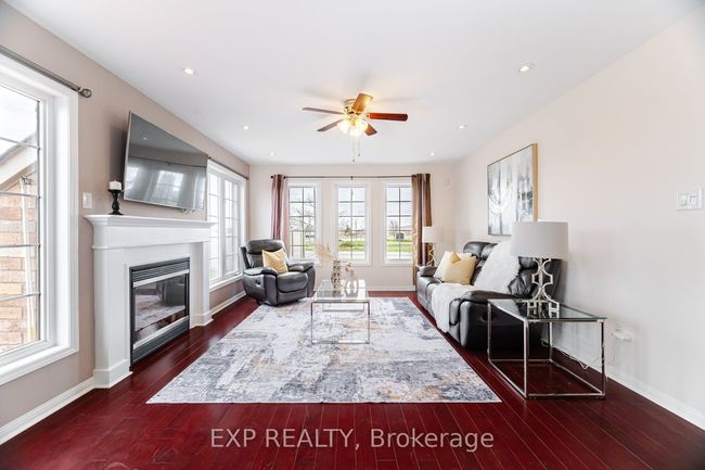 810 Cousens Terr, House other with 5 bedrooms, 3 bathrooms and 2 parking in Milton ON | Image 14