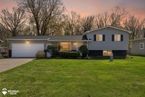 5188 Merit Dr, Flint, MI, 48506-2127 | Card Image