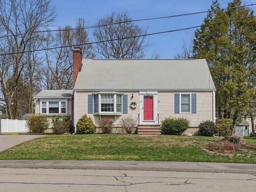 70 Oakcrest Ave, Marlborough, MA, 01752-1437 | Card Image