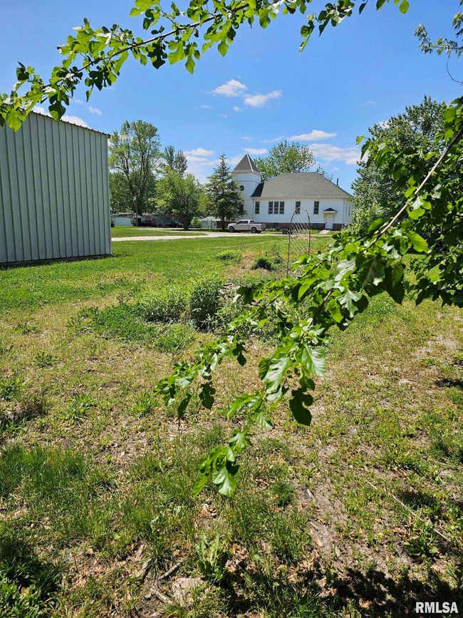 113 S Franklin St, House other with 5 bedrooms, 2 bathrooms and null parking in Camp Point IL | Image 21