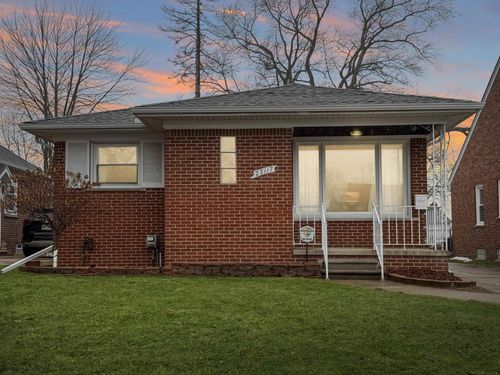 22117 Englehardt St, Saint Clair Shores, MI, 48080-2039 | Card Image