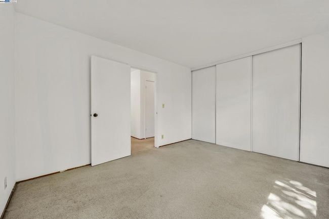 127 Temescal Cir, Townhouse with 2 bedrooms, 2 bathrooms and null parking in Emeryville CA | Image 15