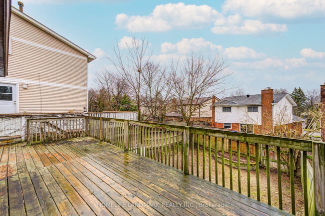489 Lancelot Cres, House attached with 4 bedrooms, 2 bathrooms and 3 parking in Oshawa ON | Image 29