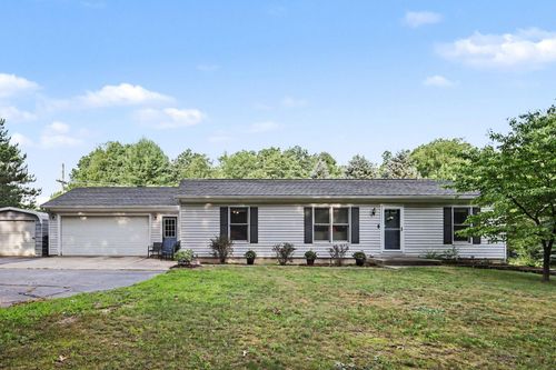 6525 Mccords Ave Se, Alto, MI, 49302-9654 | Card Image