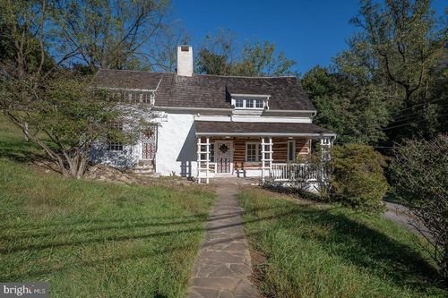 875 Old State Rd, BERWYN, PA, 19312-1442 | Card Image