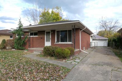 28106 Rosebriar Street, Home with 3 bedrooms, 1 bathrooms and null parking in St. Clair Shores MI | Image 2