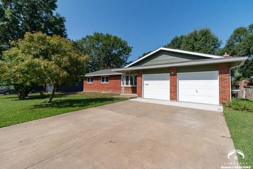 2737 Alabama St, Lawrence, KS, 66046-4555 | Card Image