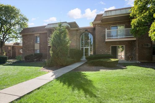 apt-1b-2426 N Kennicott Dr, Arlington Heights, IL, 60004-3082 | Card Image