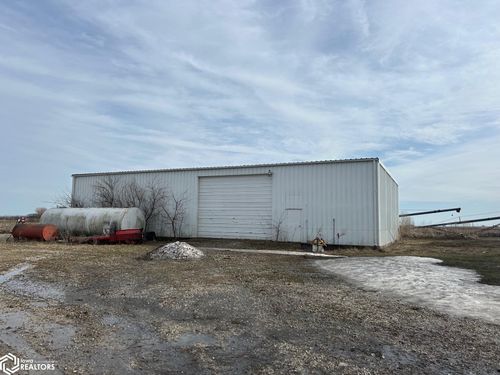 1674 240th St, Eagle Grove, IA, 50533-8104 | Card Image