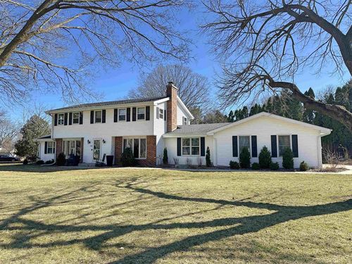 106 Apache Dr, Janesville, WI, 53545-4302 | Card Image