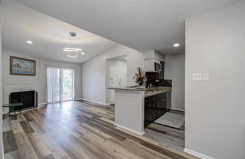 405-10101 S Gessner Rd, Houston, TX, 77071-1055 | Card Image