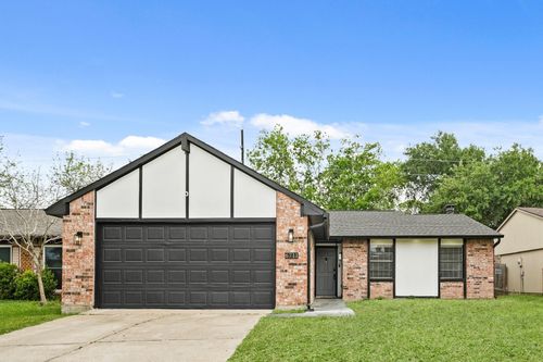 6711 Pickett Dr, Richmond, TX, 77469-5823 | Card Image