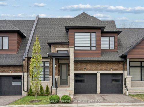 19 Vern Robertson Gate, Uxbridge, ON, L9P0R9 | Card Image