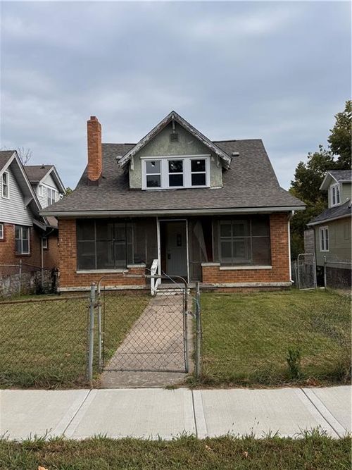 5121 Garfield Ave, Kansas City, MO, 64130-2569 | Card Image