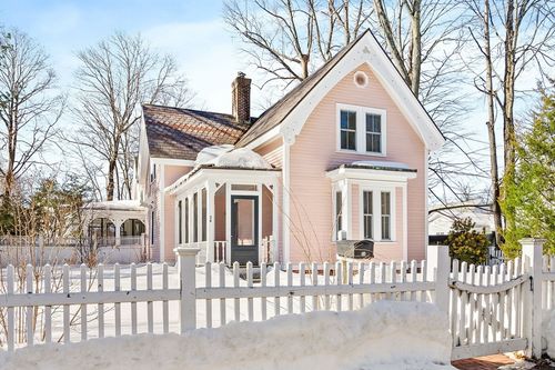 32-32 Thoreau St, Concord, MA, 01742-2411 | Card Image