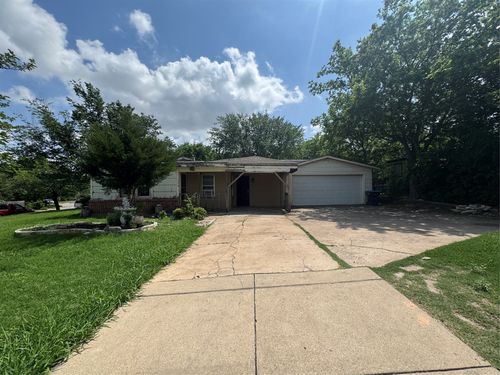 1301 Sharondale St, Fort Worth, TX, 76115-4234 | Card Image