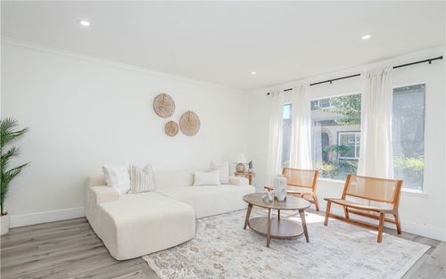 8891 Ovieda Plz, Westminster, CA, 92683-5425 | Card Image