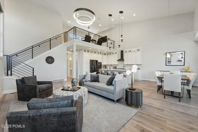 363 E Overlook Loop, Condo with 3 bedrooms, 4 bathrooms and null parking in Hideout UT | Image 9