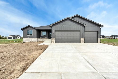 2904 E Sunnyslope St, Park City, KS, 67219-3701 | Card Image