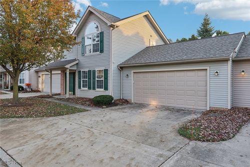 16087 Primrose Cir, Middleburg Heights, OH, 44130-8477 | Card Image