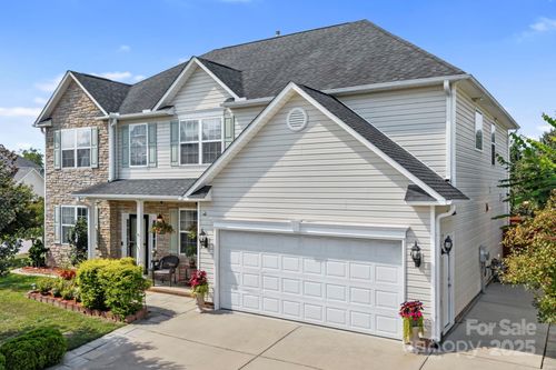 2 Breyerton Ct, Asheville, NC, 28804-4412 | Card Image