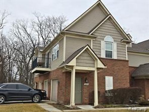 27629 Hidden Oaks Dr, Trenton, MI, 48183-3056 | Card Image