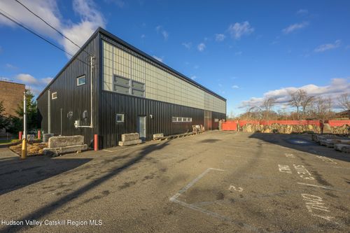 90-7890 Green St, Hudson, NY, 12534-2328 | Card Image