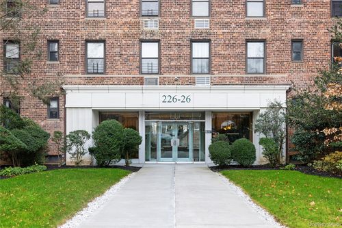 apt-1r-226 Union Tpke, Bayside, NY, 11364-3104 | Card Image