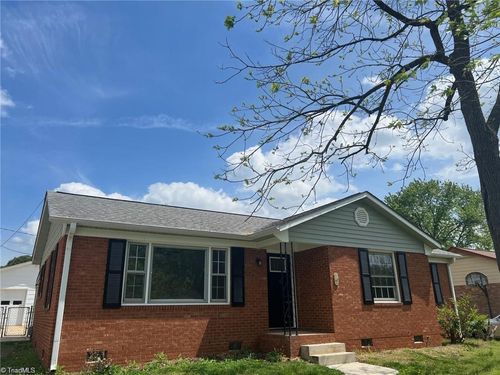 3017 Locksley Ln, Greensboro, NC, 27406-6215 | Card Image