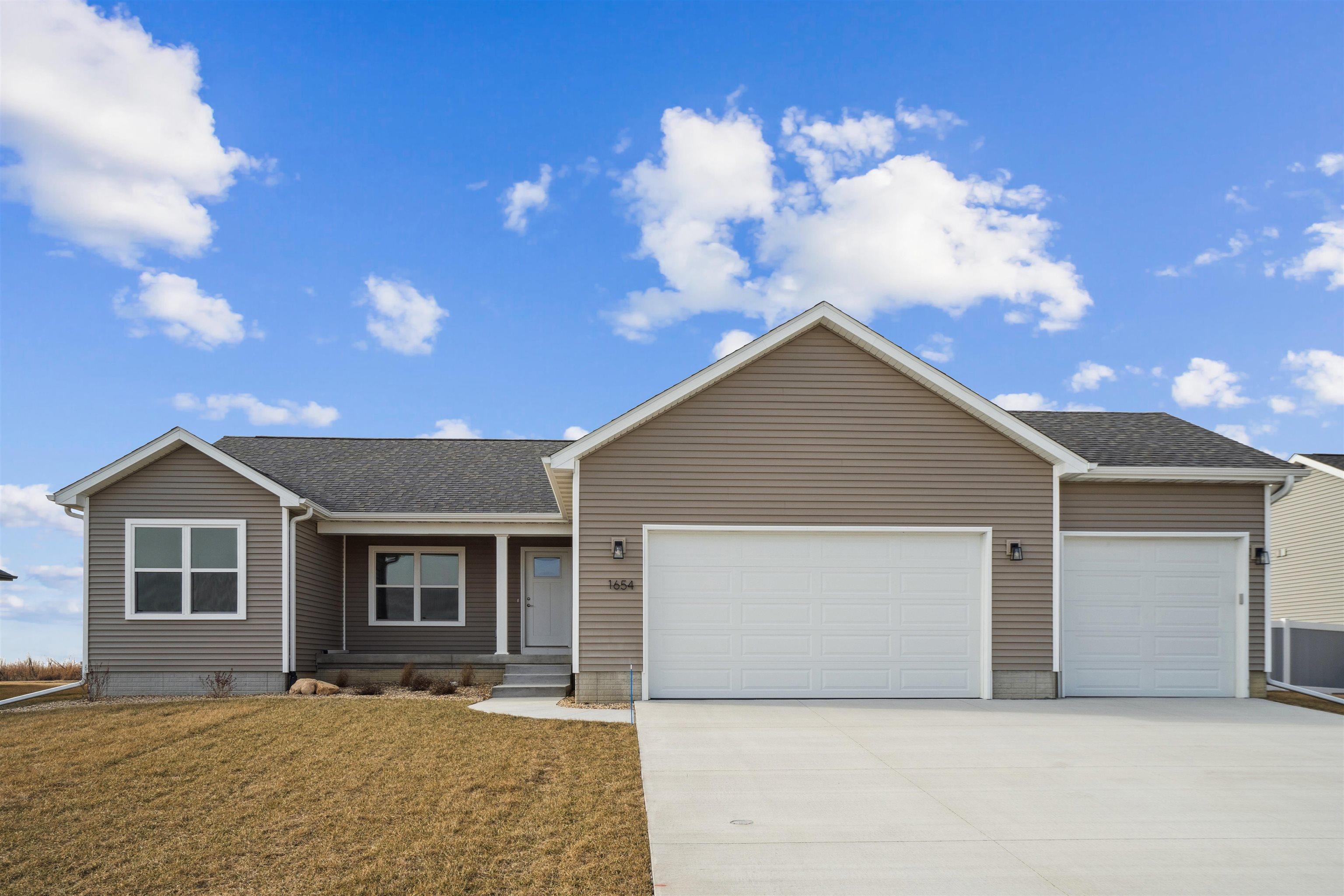 Dalton St, Jesup, IA 50648
