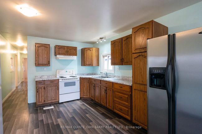 104 - 104-63 Whites Rd, House other with 2 bedrooms, 1 bathrooms and 2 parking in Quinte West ON | Image 7